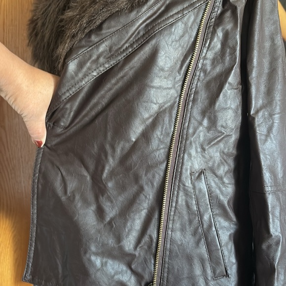 Jacket 🐻🤎 - Picture 3 of 6